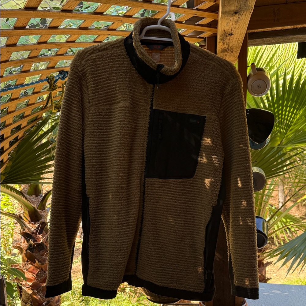 Mountain Hardwear Men's Tan and Black Zip-Up Sweater. MONKEY MAN